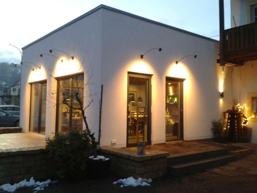 Johannishof Wein-Cafe & Gaestehaus Langsur Exterior photo