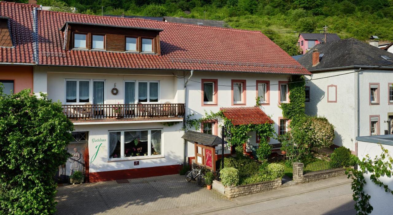 Johannishof Wein-Cafe & Gaestehaus Langsur Exterior photo